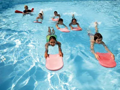 Manfaat Berenang dalam Mencegah Obesitas pada Anak