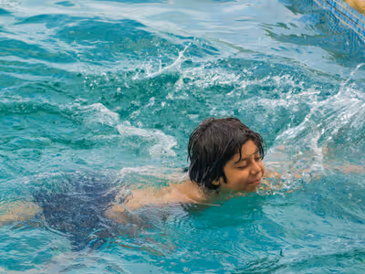 Cara Mengajari Anak Berenang di Rumah: Langkah Demi Langkah